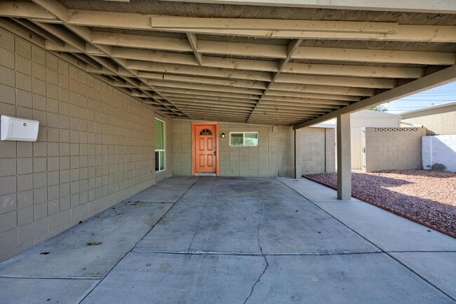 Building Photo - Stylish 4-Bedroom Single-Story Home with M...