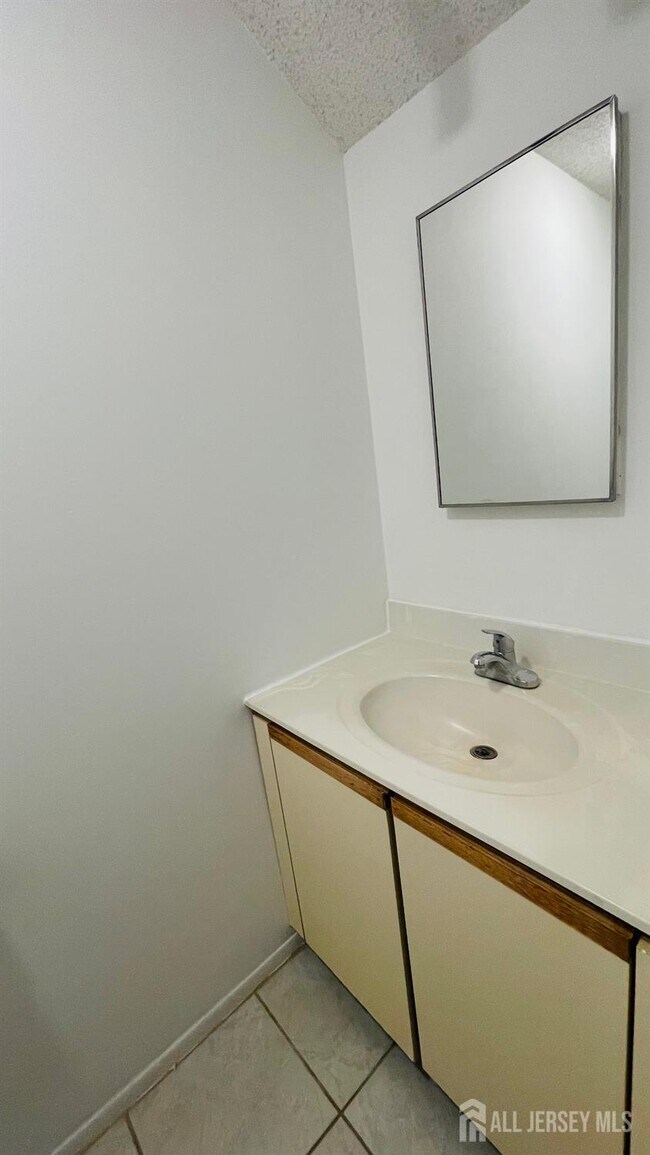 Building Photo - 4702 Hana Rd