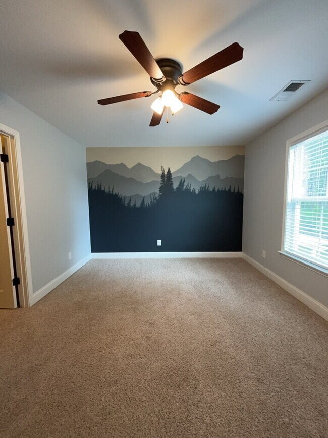 Building Photo - 373 Whispering Breeze Ln