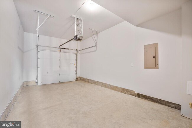 Building Photo - 7512 Sawyer Farm Wy