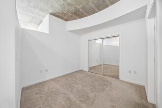 Building Photo - 5925 Almeda Rd
