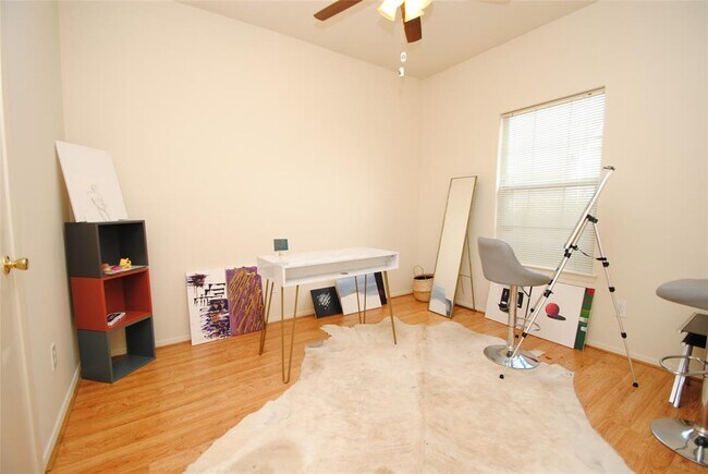 Building Photo - 6363 Provident Green Dr