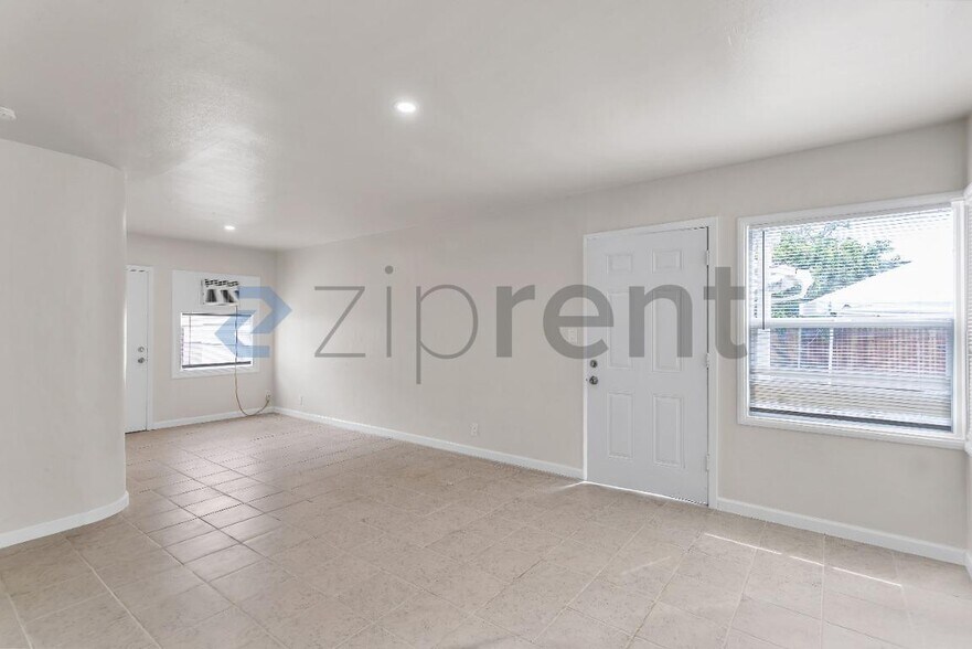 Building Photo - 2012 Cavallo Rd