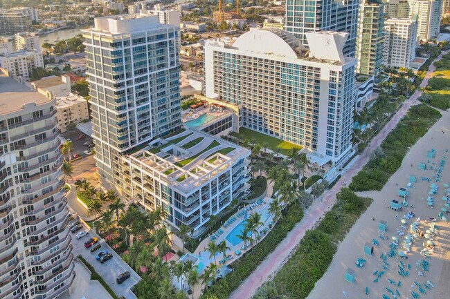 Building Photo - 6801 Collins Ave