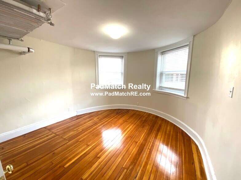 Building Photo - 7 Mount Hood Rd