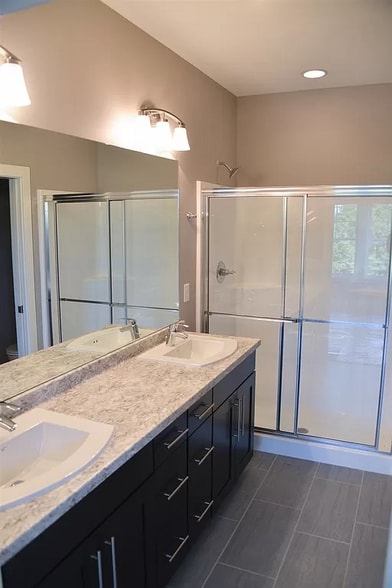 Building Photo - 4342 N Cypress Ln