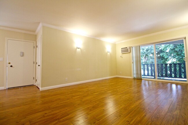 Interior Photo - 9612 Lucerne Ave