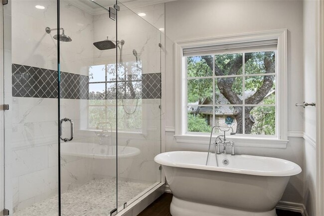 Building Photo - 2922 Thousand Oaks Dr