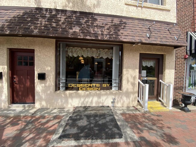Primary Photo - 103 W Merchant St