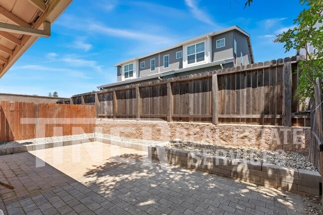 Building Photo - 7323 Chivalry Way