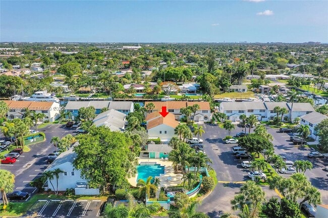 Building Photo - 2699 NE 15th St