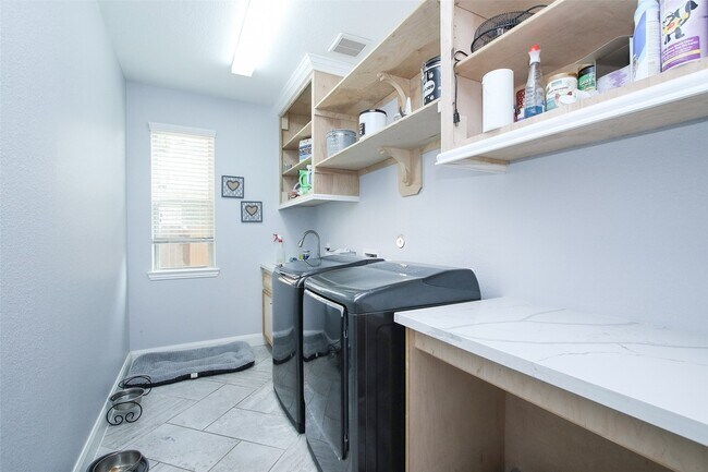 Building Photo - 13627 Tangle Branch Dr