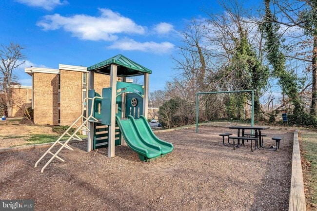 Building Photo - 2605 Fort Farnsworth Rd