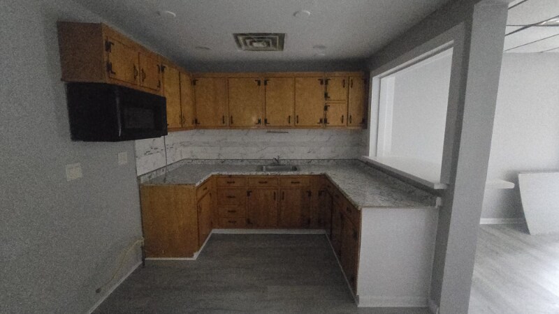 Building Photo - 386 Park Ave