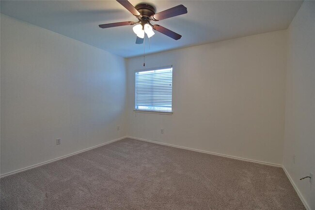 Building Photo - 3112 Blue Ridge Dr