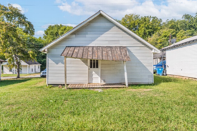 Building Photo - 403 McKenna St