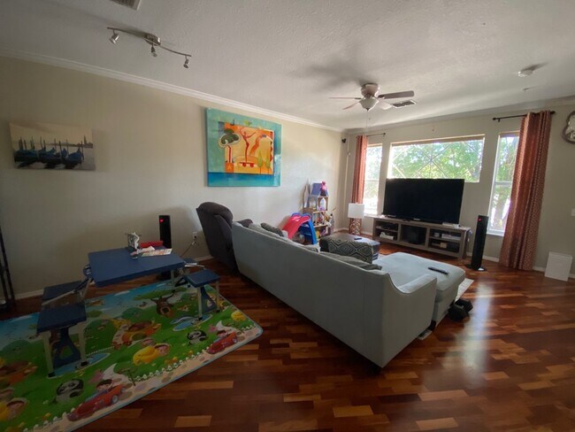 Building Photo - 2113 Shadow View Cir