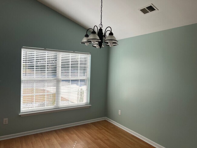 Building Photo - Pet-friendly, 3 Bedroom, 2 Bath Home with Fenced Yard in St. James School Area! Available in May!