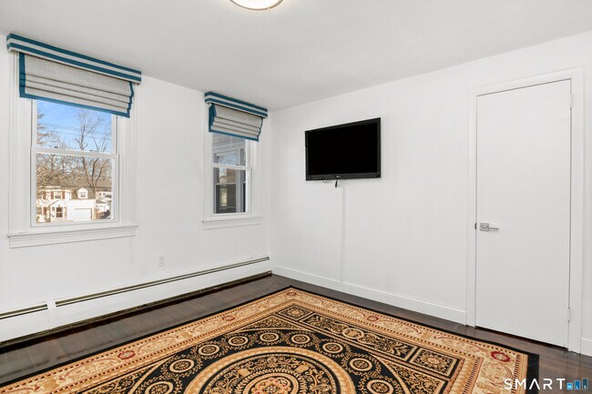 Building Photo - 1701 Boulevard