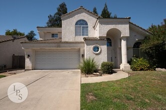 Building Photo - Northwest Fresno Home, CUSD - 4BR/2.5BA, Gated Community - Lots of Amenities