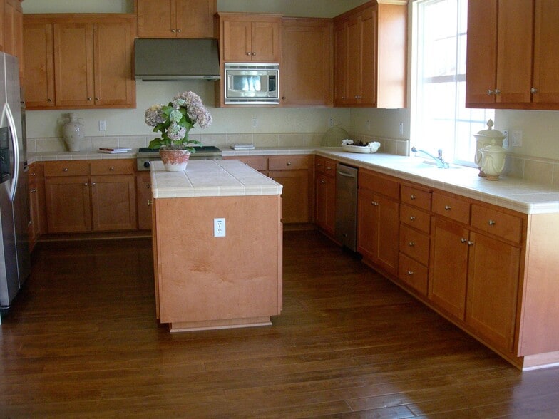 Building Photo - 60 Laurelwood Dr