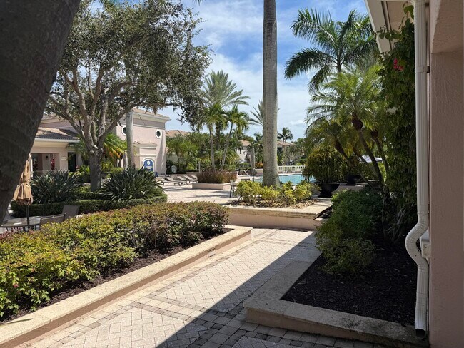 Building Photo - 3020 Alcazar Pl
