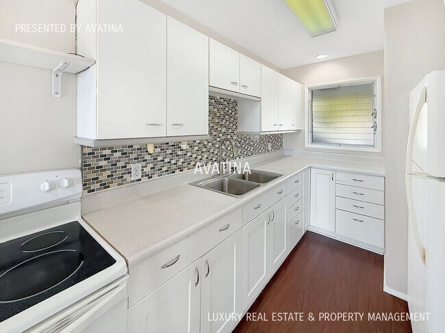 Building Photo - 1266 Manulani St