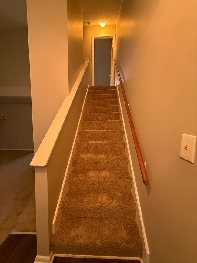 Building Photo - Beautiful Updated 3 Bedroom, 2 Bathroom To...