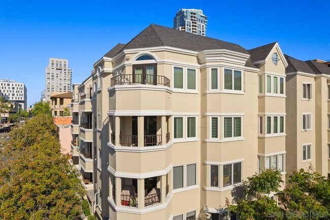 Building Photo - 655 Columbia St