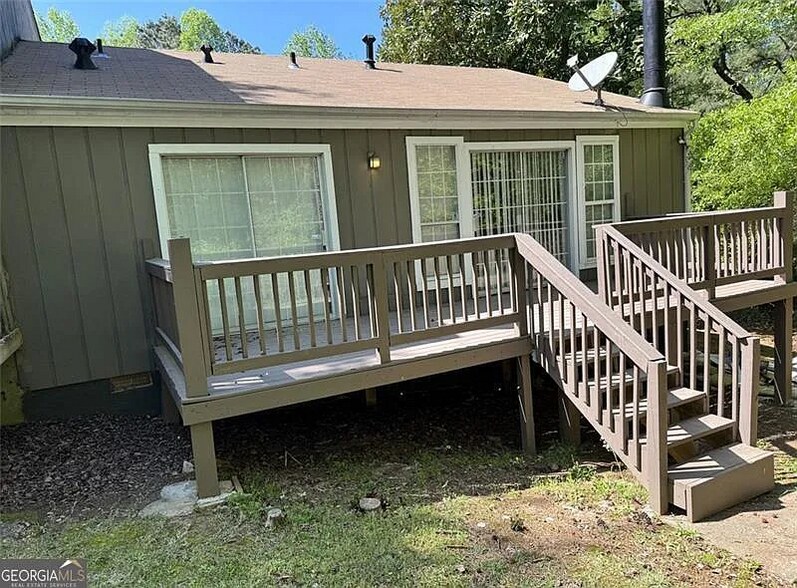 Building Photo - 2080 Charter Ln