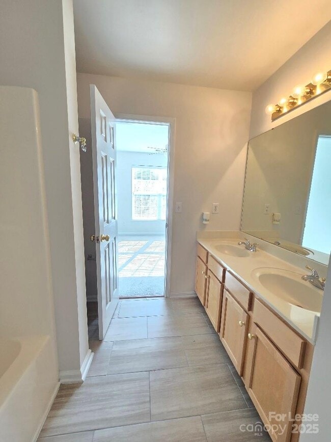 Building Photo - 8221 Brookings Dr