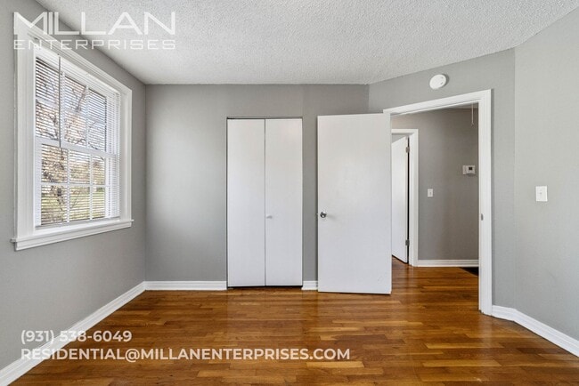 Building Photo - Great Location with Easy Access to Fort Campbell & Downtown