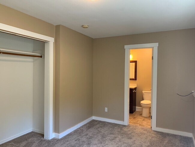 Building Photo - Beautifully updated home on 5 acres