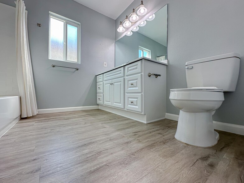 Building Photo - 158 W Del Amo Blvd