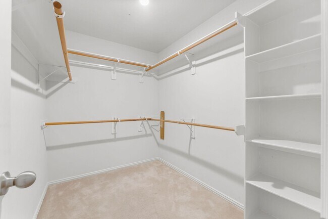 Building Photo - 29902 Legends Ridge Dr