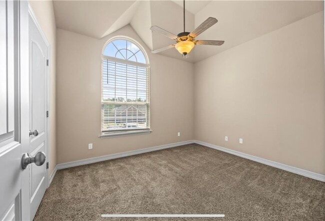 Building Photo - 3802 SW Osprey Dr