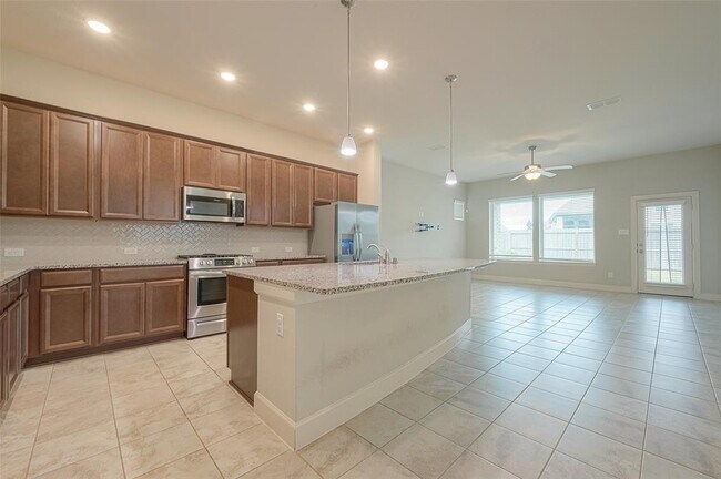 Building Photo - 402 Jolly Ginger Dr