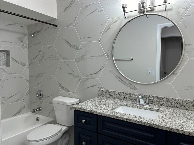 Building Photo - 484 E Maine Ave