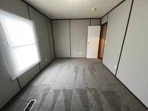 Building Photo - 108 Plum St