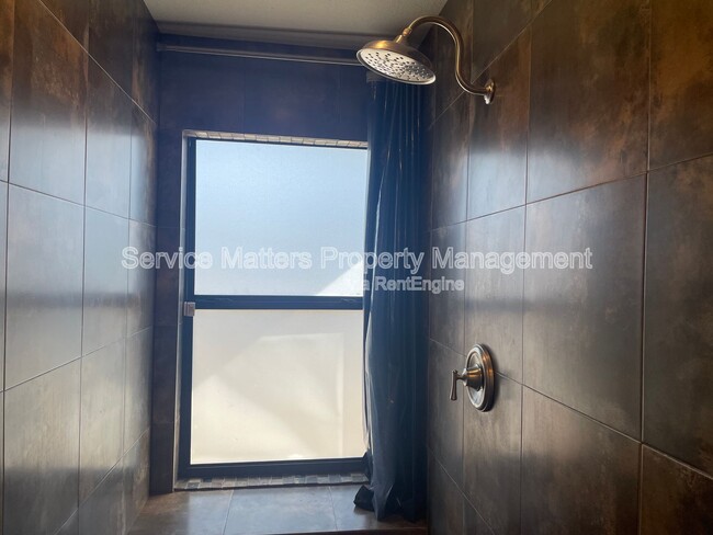 Building Photo - 5067 Serry Ln