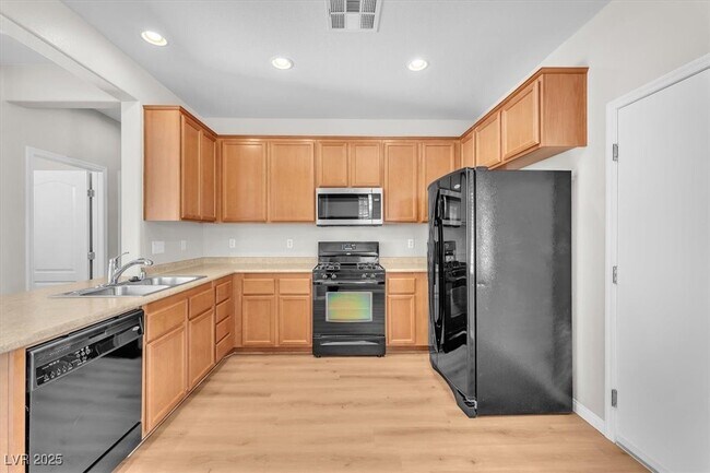 Building Photo - 2105 Turtle Beach Ave