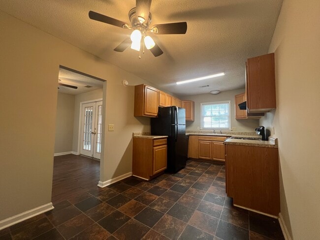 Building Photo - 200 Merry Wood Dr