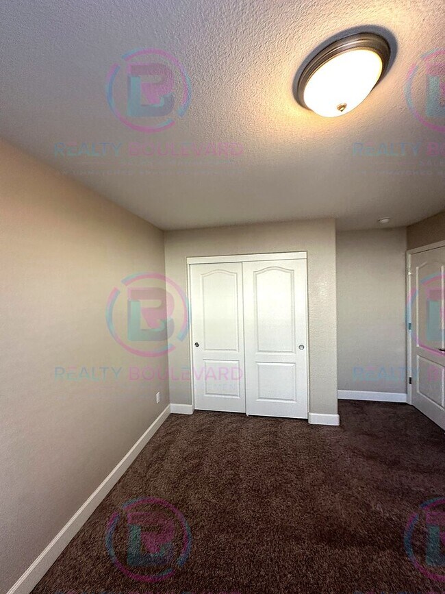 Building Photo - Welcome to your dream home in Spanish Springs, nestled off the serene Calle de la Plata.  2 Year ...
