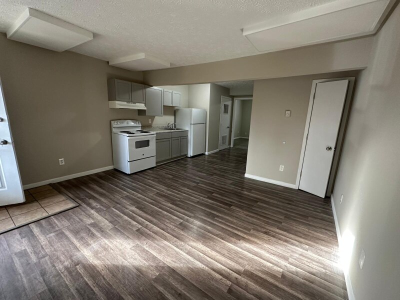 Building Photo - 766 Anderson Ave