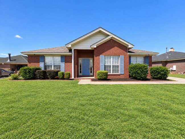 Building Photo - 6107 Blackstone Dr