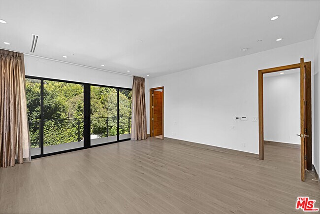 Building Photo - 11200 Dona Lola Dr