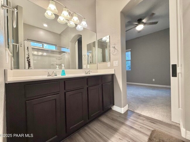 Building Photo - 5768 N Thornberry Dr