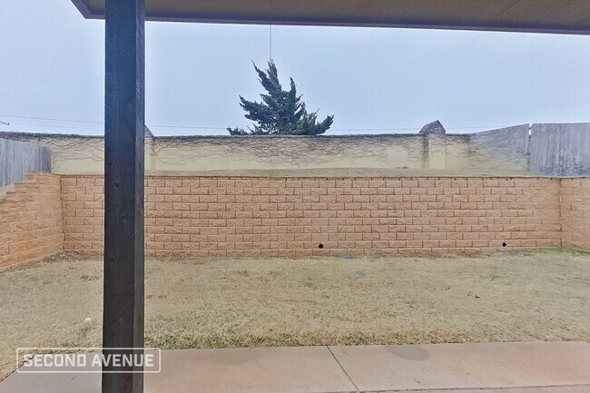 Building Photo - LIMITED TIME: $998 off second month’s rent...