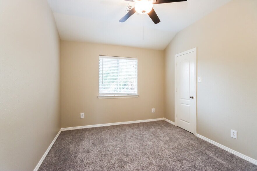 Building Photo - 26622 Cypresswood Dr