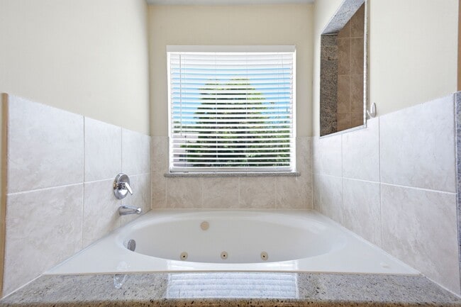 Building Photo - 3126 Waters View Dr